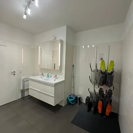 Bis 8 Personen Direkt An Der Skipiste Familienfreundlich , Summer World *